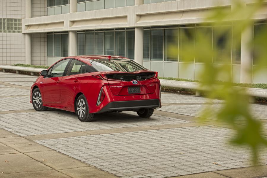  Toyota Prius Prime 2016 года  (NA) (фото 54 из 55)